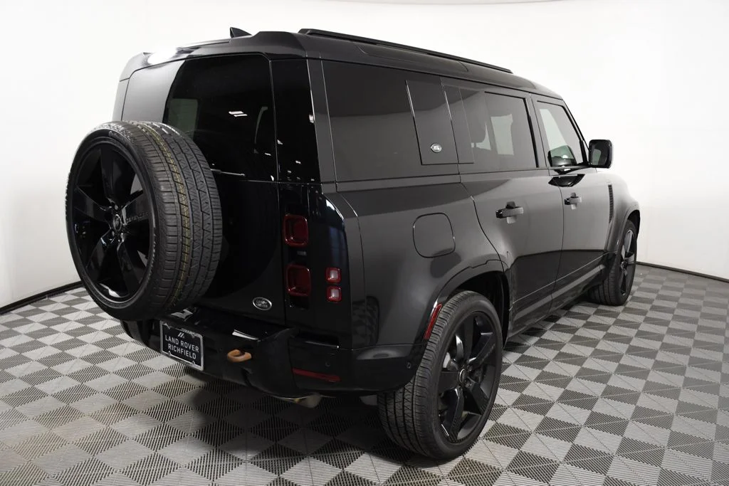 Used 2023 Santorini Black Metallic Land Rover X-Dynamic SE image 6