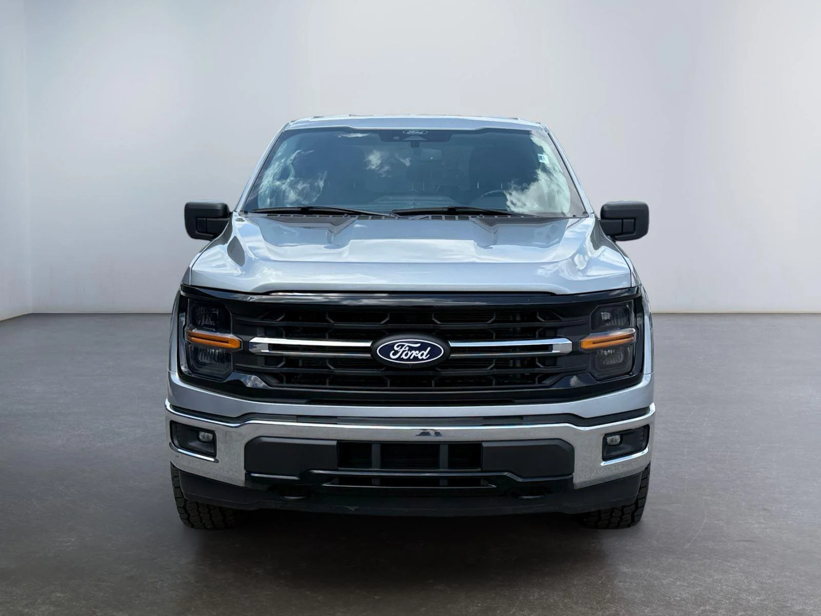 Used 2024 Iconic Silver Ford XLT image 8