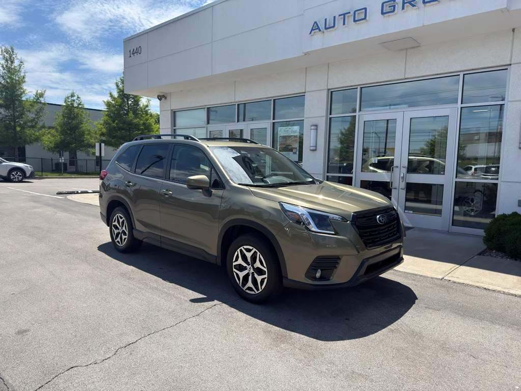 2023 Subaru Forester Premium's photo