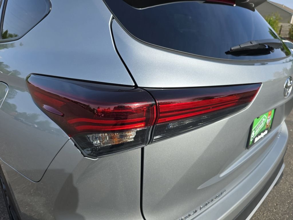 2025 Toyota Highlander XSE - Photo 38