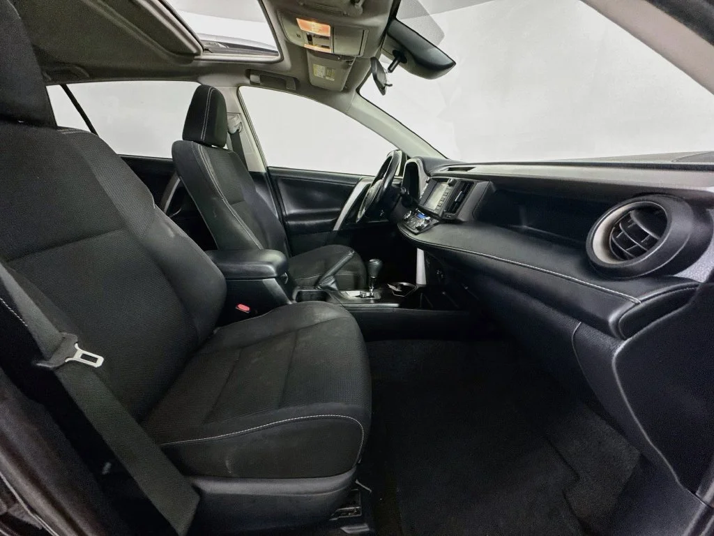 Used 2018 Black Sand Pearl Toyota XLE image 35