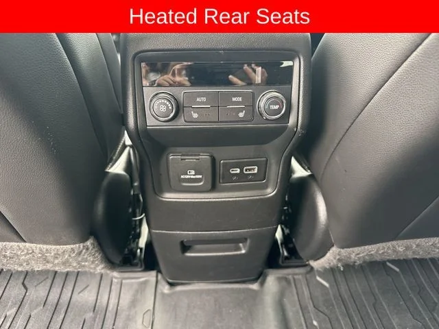 Used 2020 Ebony Twilight Metallic GMC AWD 4dr Denali image 26