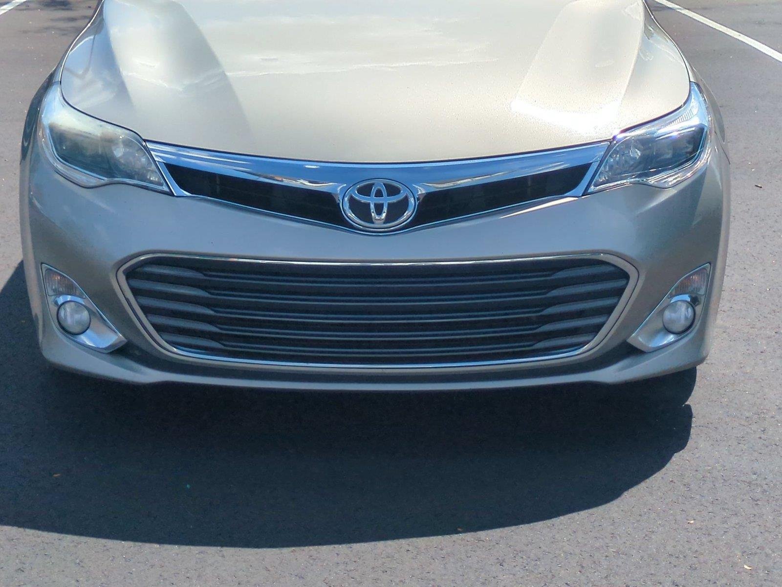 Used 2013  Toyota XLE Touring image 13