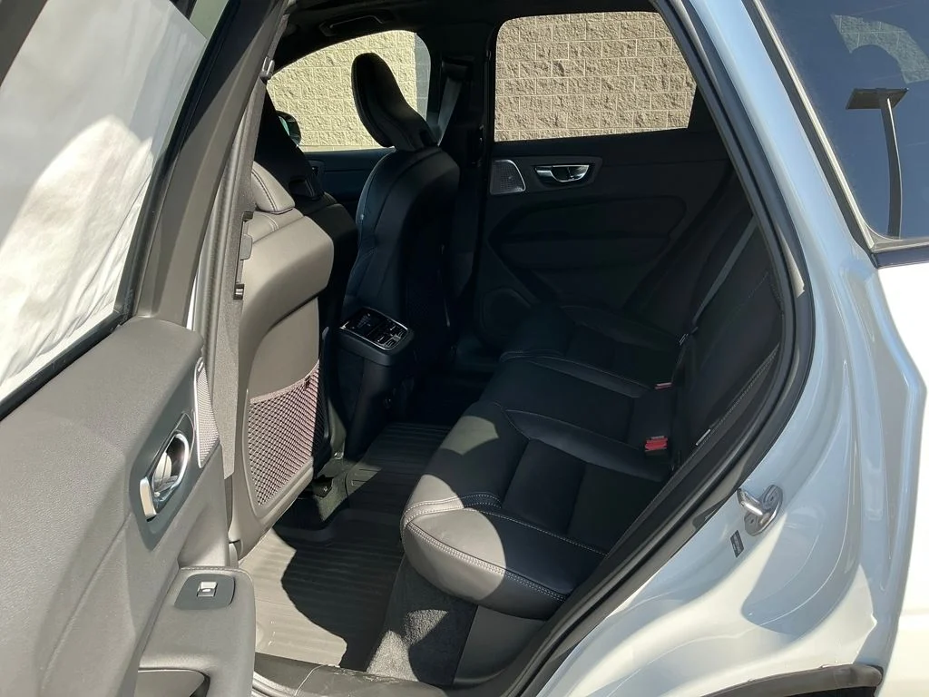 2026 Volvo XC60 Ultra - Photo 14