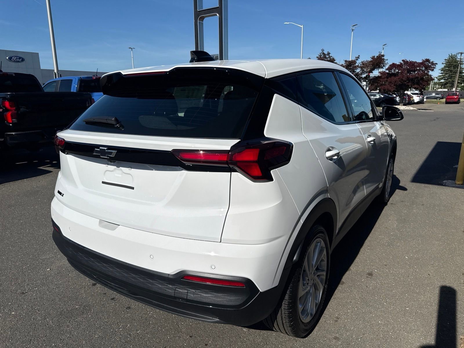 New 2027 Summit White Chevrolet LT image 6