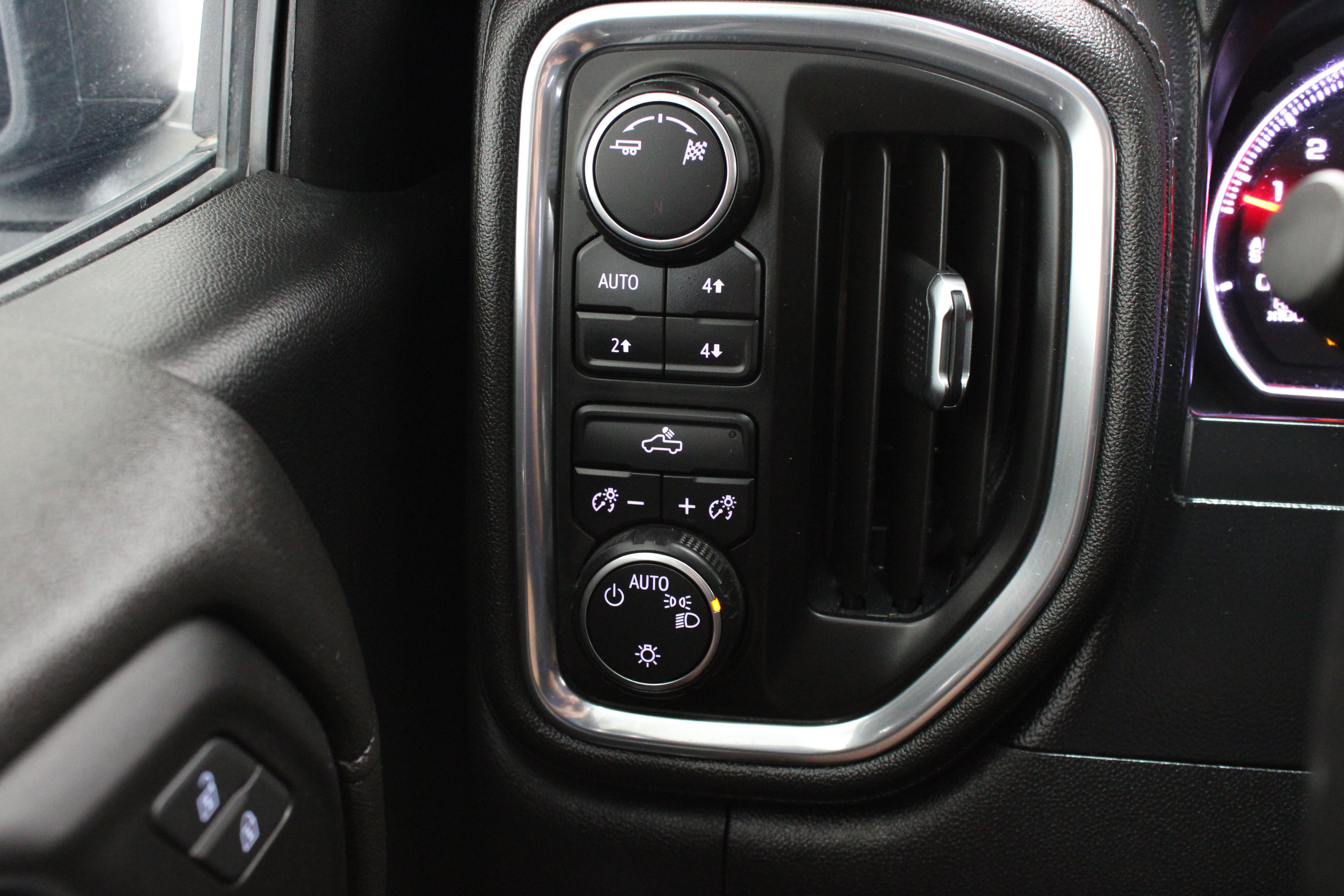 Used 2019 Satin Steel Metallic Chevrolet LT 5.3L image 25