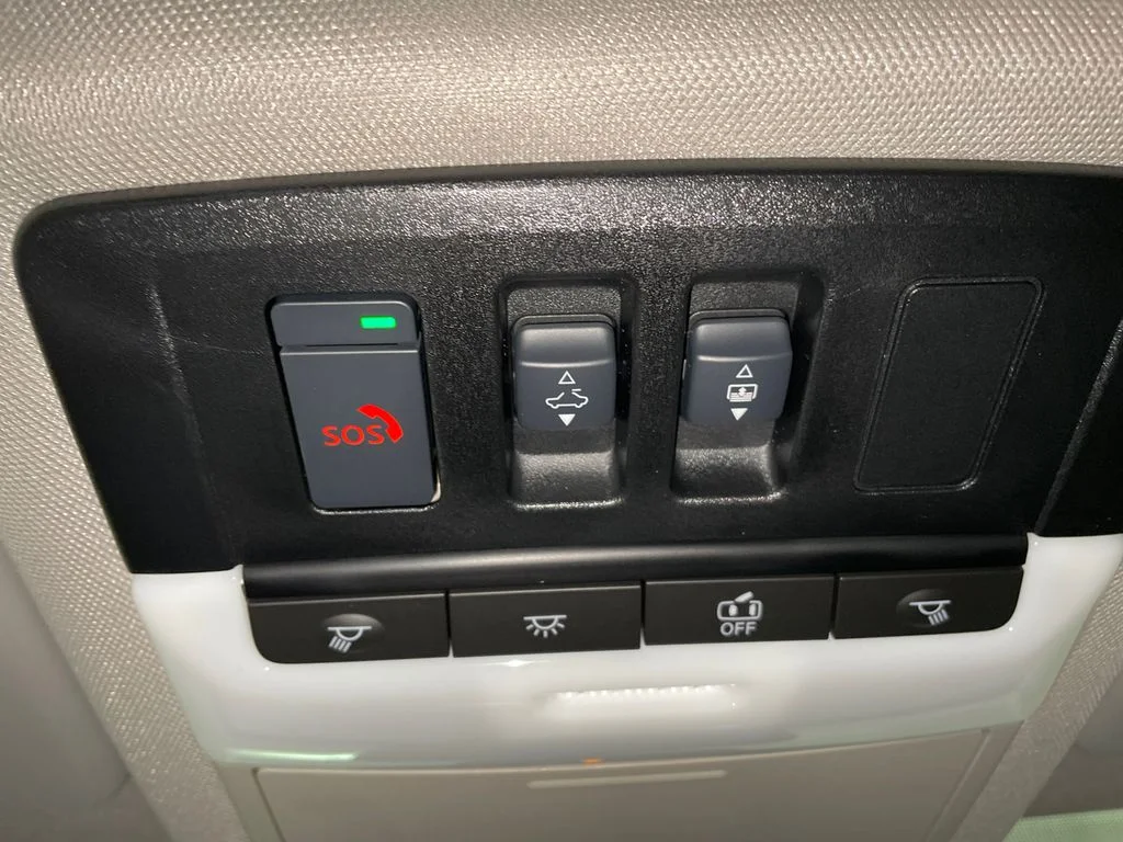 New 2026 Everest White Pearl TriCoat Nissan Dark Armor™ image 22