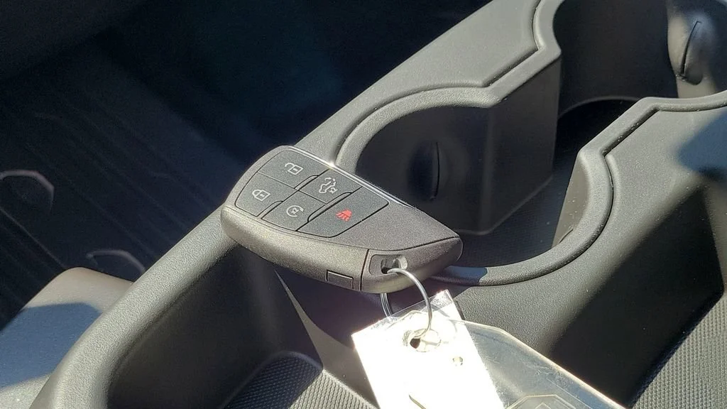New 2026 Summit White GMC SLE image 27