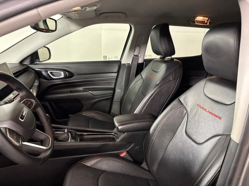 Used 2022 Silver Jeep Trailhawk image 27