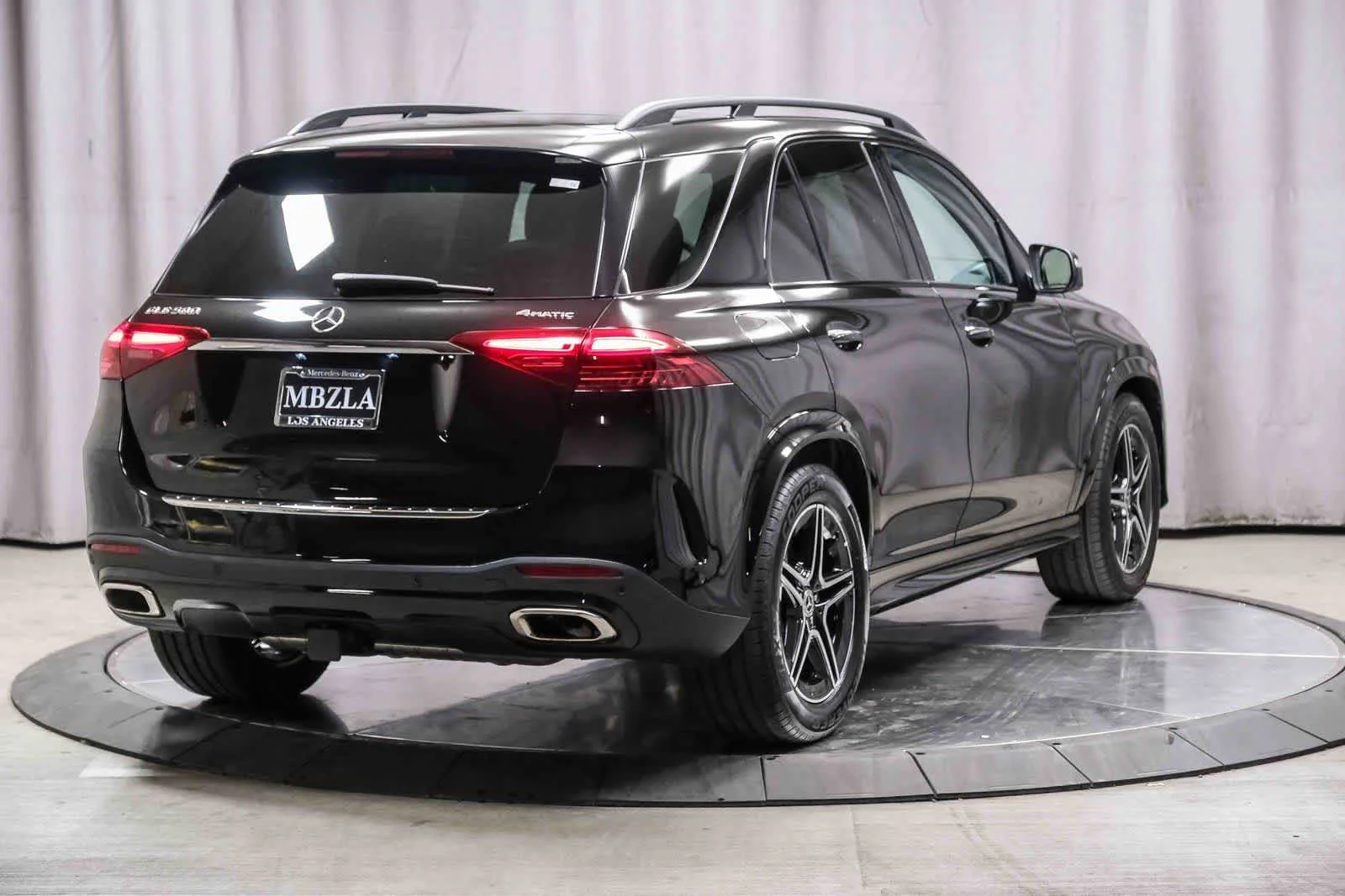 Imagen 4: Mercedes-Benz GLE 580 de 2025 de segunda mano certificado, color negro obsidiana metalizado