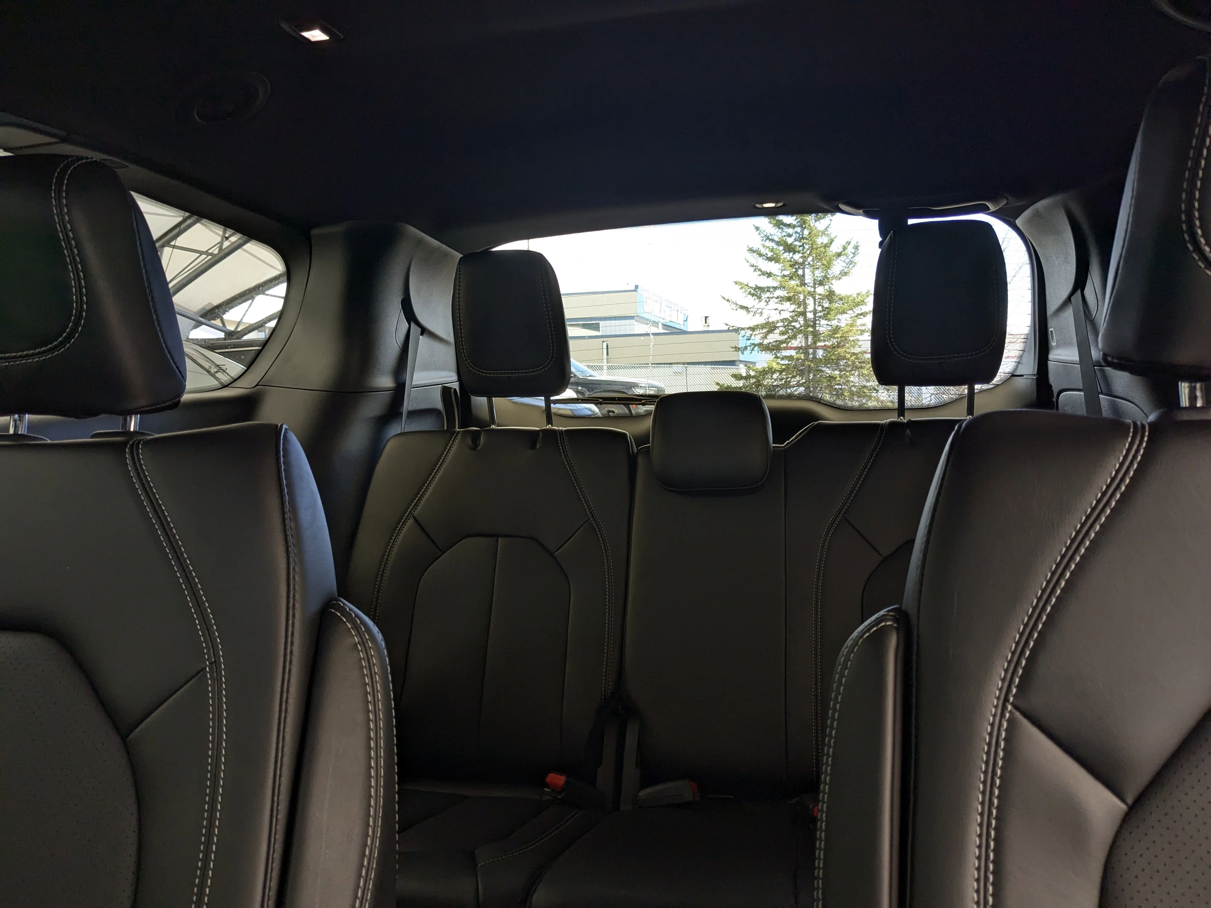 New 2026 Black Chrysler Select - - 360 Camera - FAV Edition - Power Liftgate - Remote Start & tons more! image 26