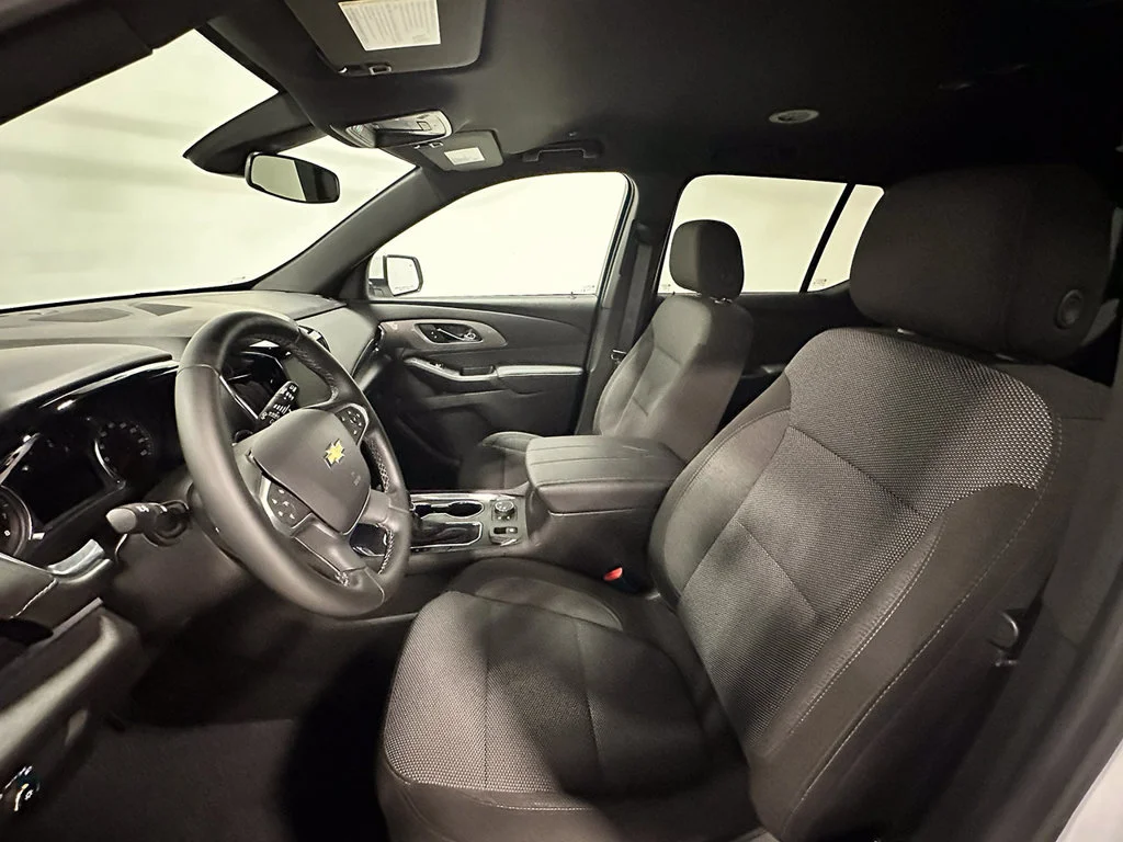 Used 2023 SUMMIT WHITE Chevrolet LT Cloth image 3