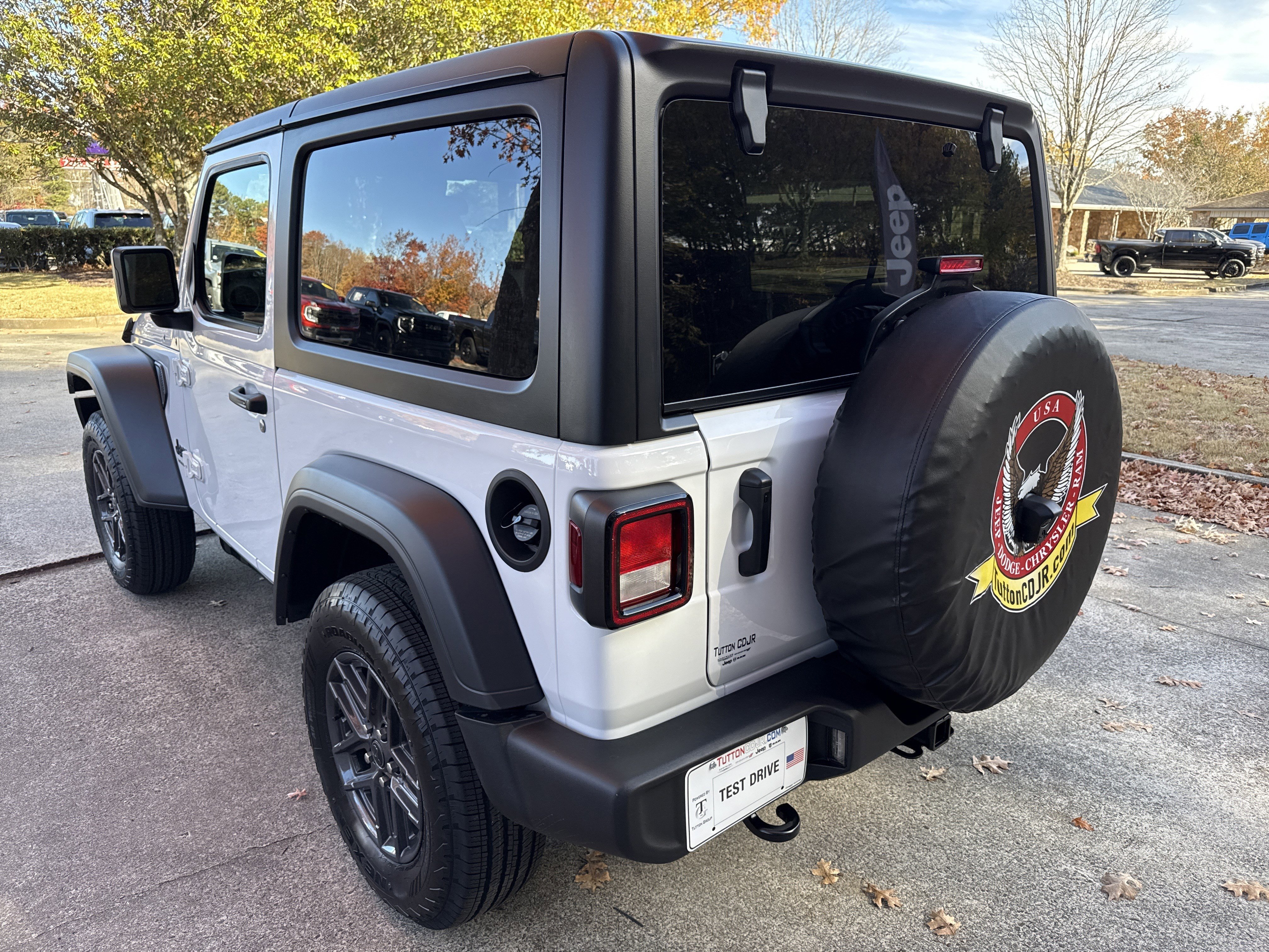 New 2026 Bright White Clear-Coat Exterior Paint Jeep Sport S image 5