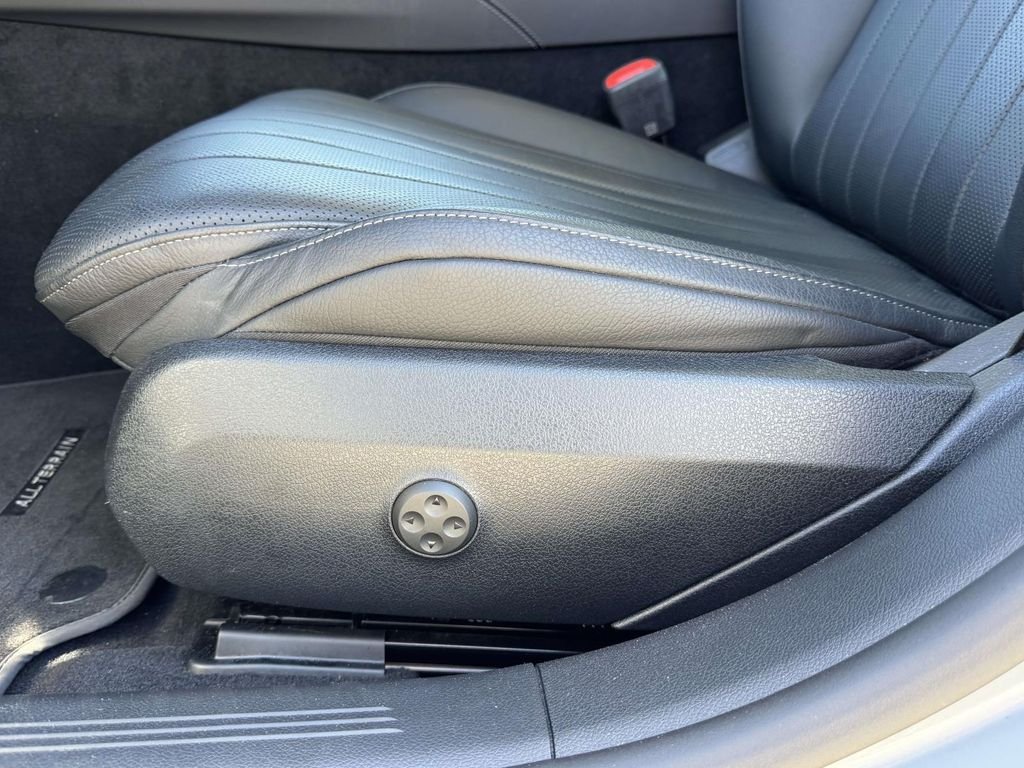 Used 2025 Silver Mercedes-Benz E 450 image 19