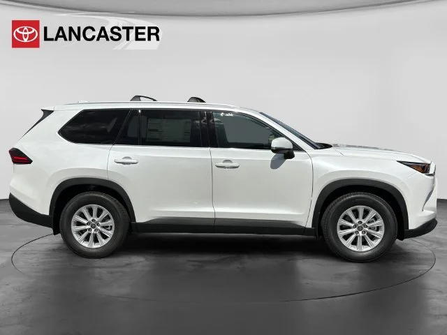 New 2026 Wind Chill Pearl <sup>1</sup> Toyota  XLE image 8