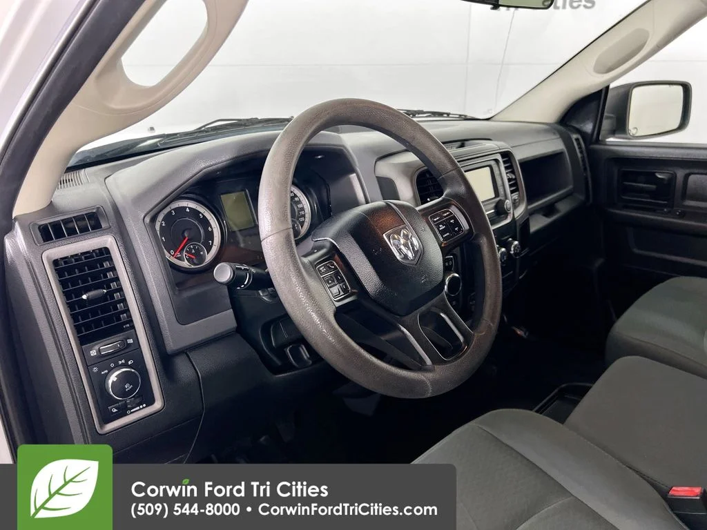 Used 2018 Bright Silver Clearcoat Metallic Ram Express image 3