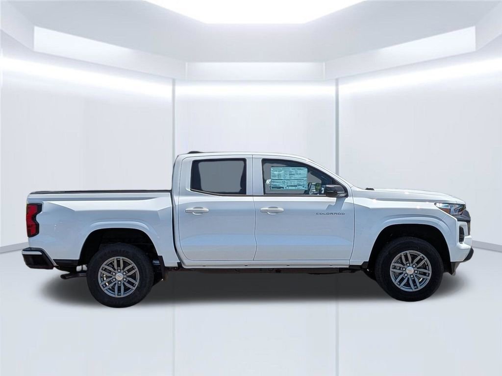 New 2026 Summit White Chevrolet LT image 7