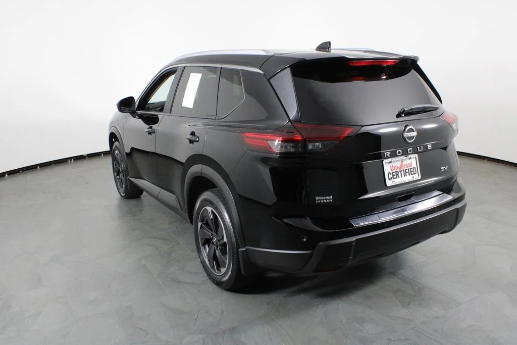 2024 Nissan Rogue SV - Photo 16