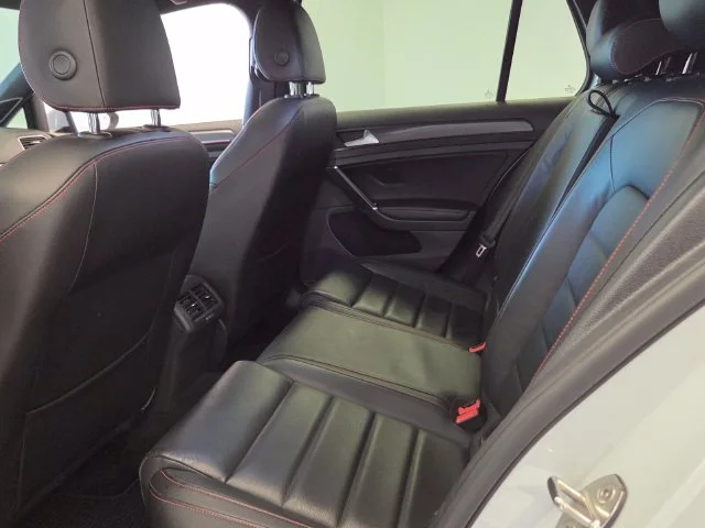 Used 2019  Volkswagen 2.0T SE image 13