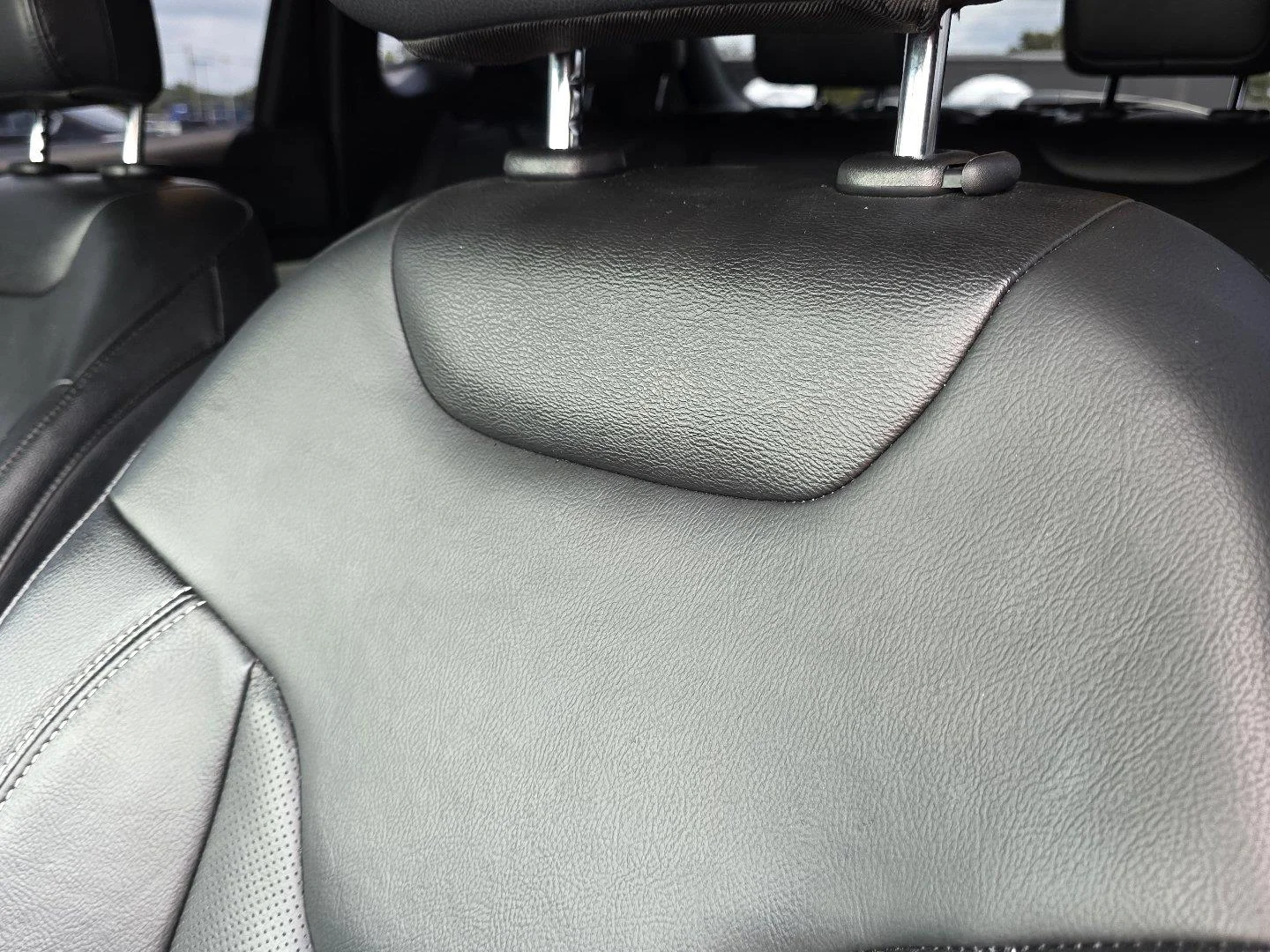 Used 2025 Velvet Red Pearlcoat Jeep Altitude X image 22