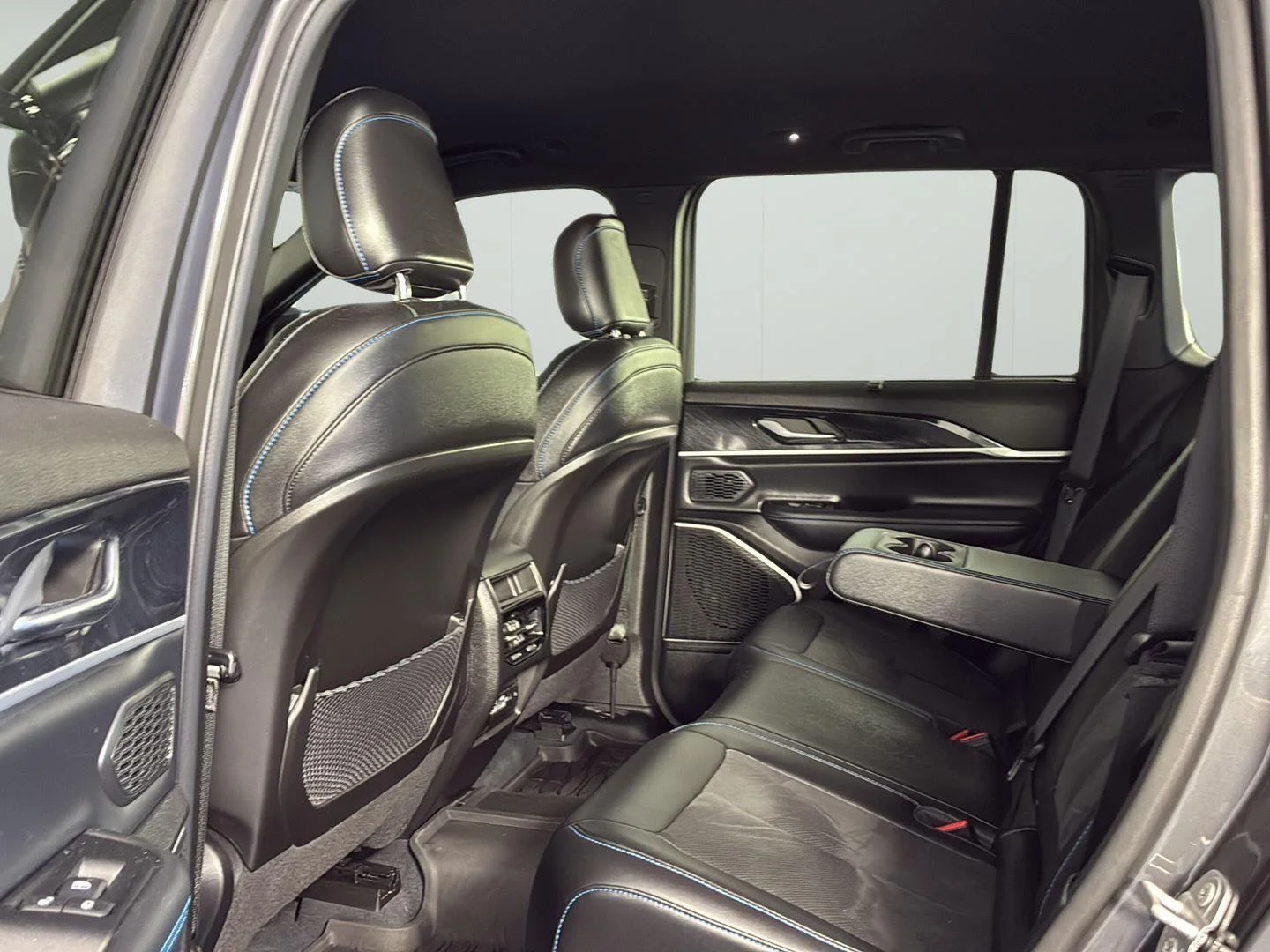 Used 2023 Baltic Gray Metallic Clearcoat Jeep Trailhawk image 21