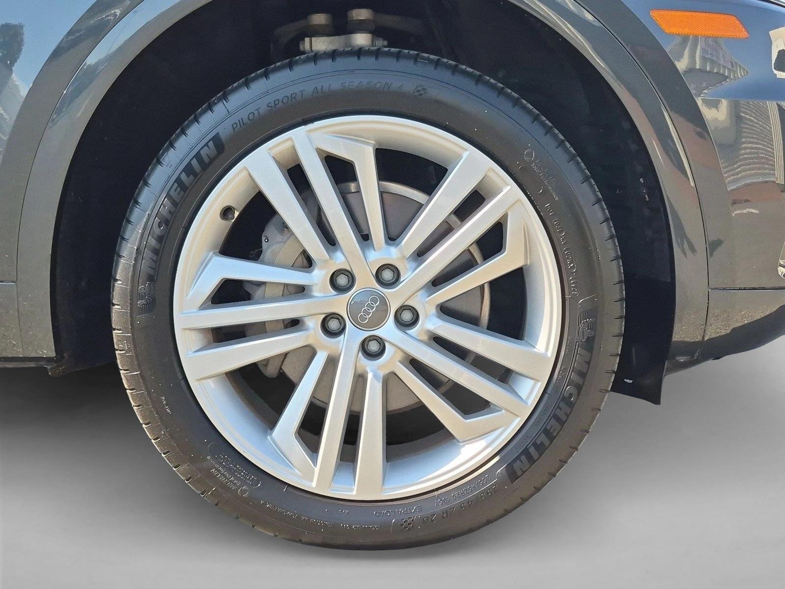 Used 2018 Silver/Gray Audi Premium Plus image 25