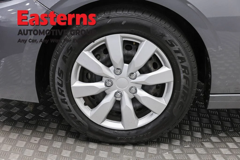 Used 2024 Gray Nissan S image 31