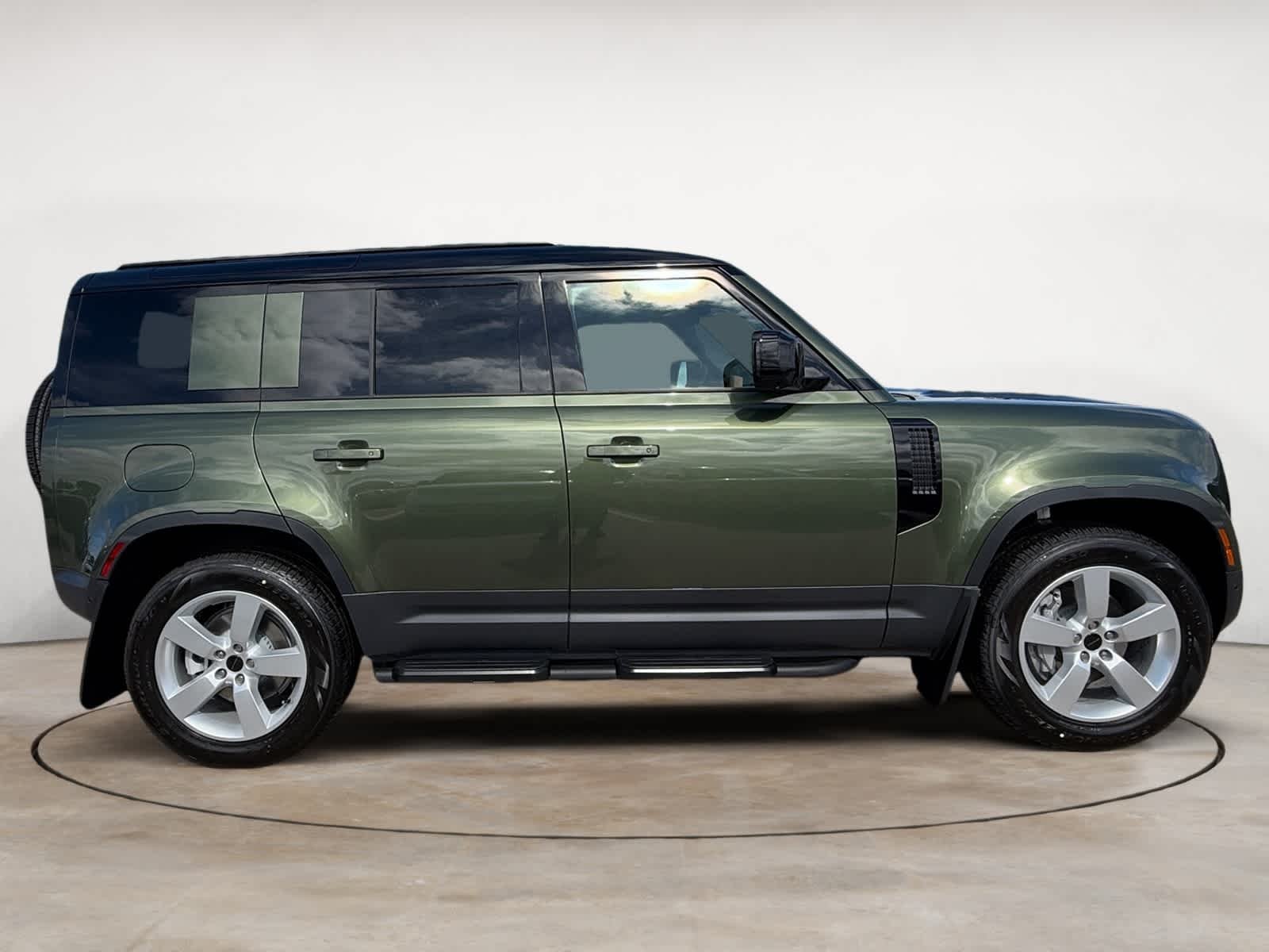 New 2026 Woolstone Green LAND ROVER S image 6