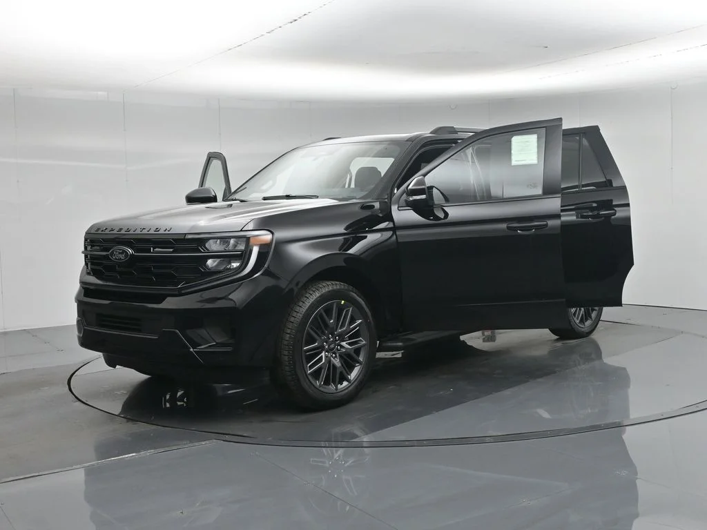New 2026 Black Ford Platinum image 32