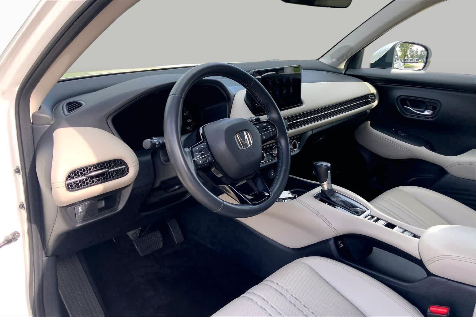 Used 2023 Platinum White Pearl Honda EX-L image 17