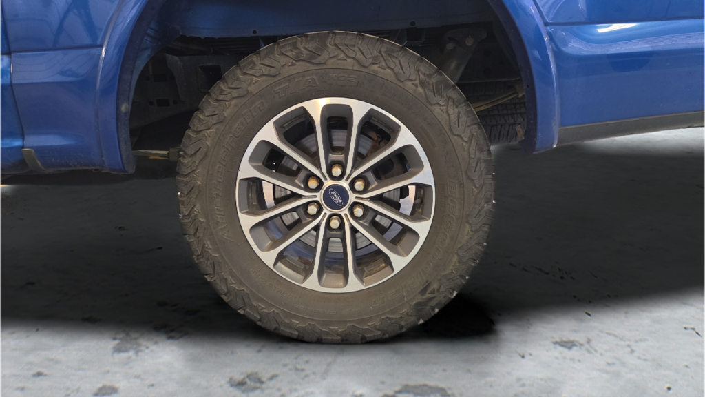 Used 2018 Blue Ford XLT image 16