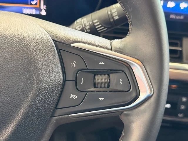 Used 2025 Summit White Chevrolet ACTIV image 24