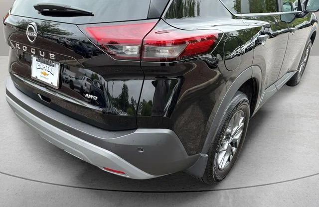 Used 2023 Black Nissan S image 11