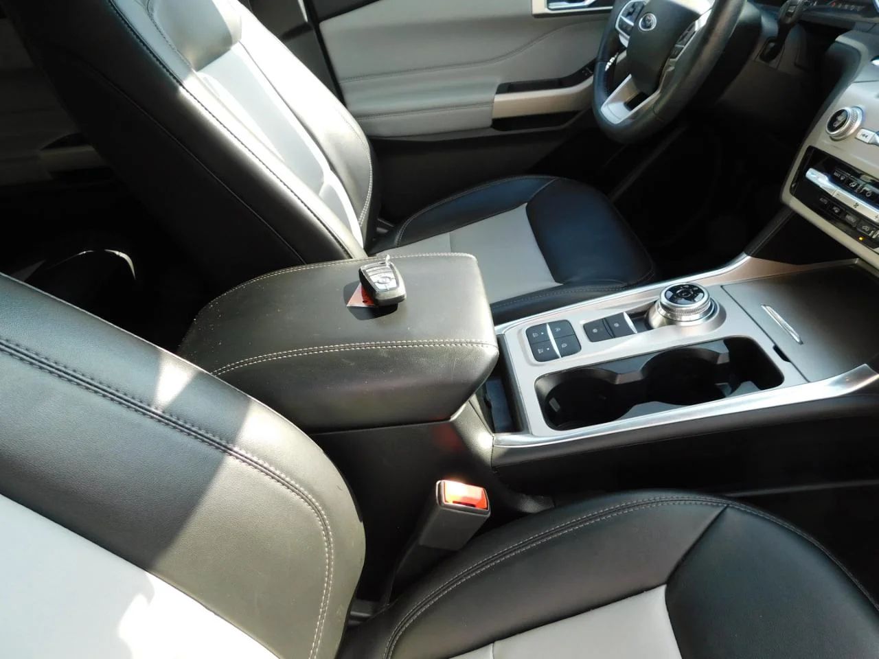 Used 2024 Carbonized Gray Metallic Ford XLT RWD image 21
