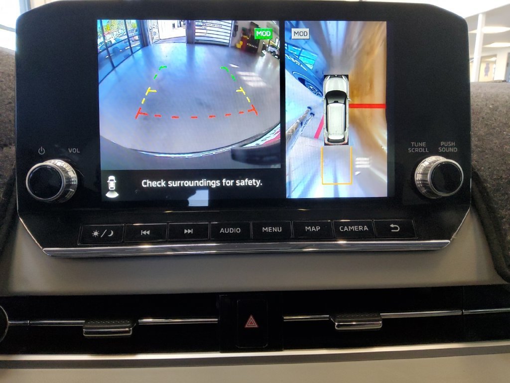 Used 2024 Black Mitsubishi SEL image 26