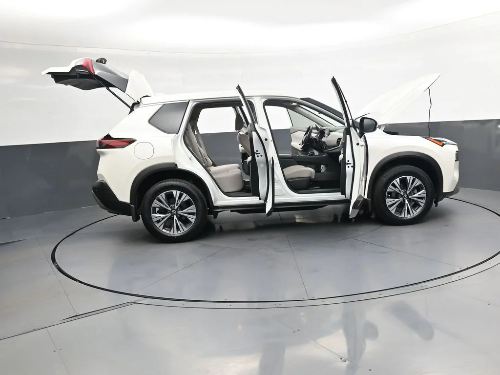 Used 2023 White Nissan SV image 43