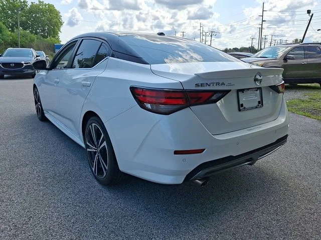 Used 2022 White Nissan SR image 5