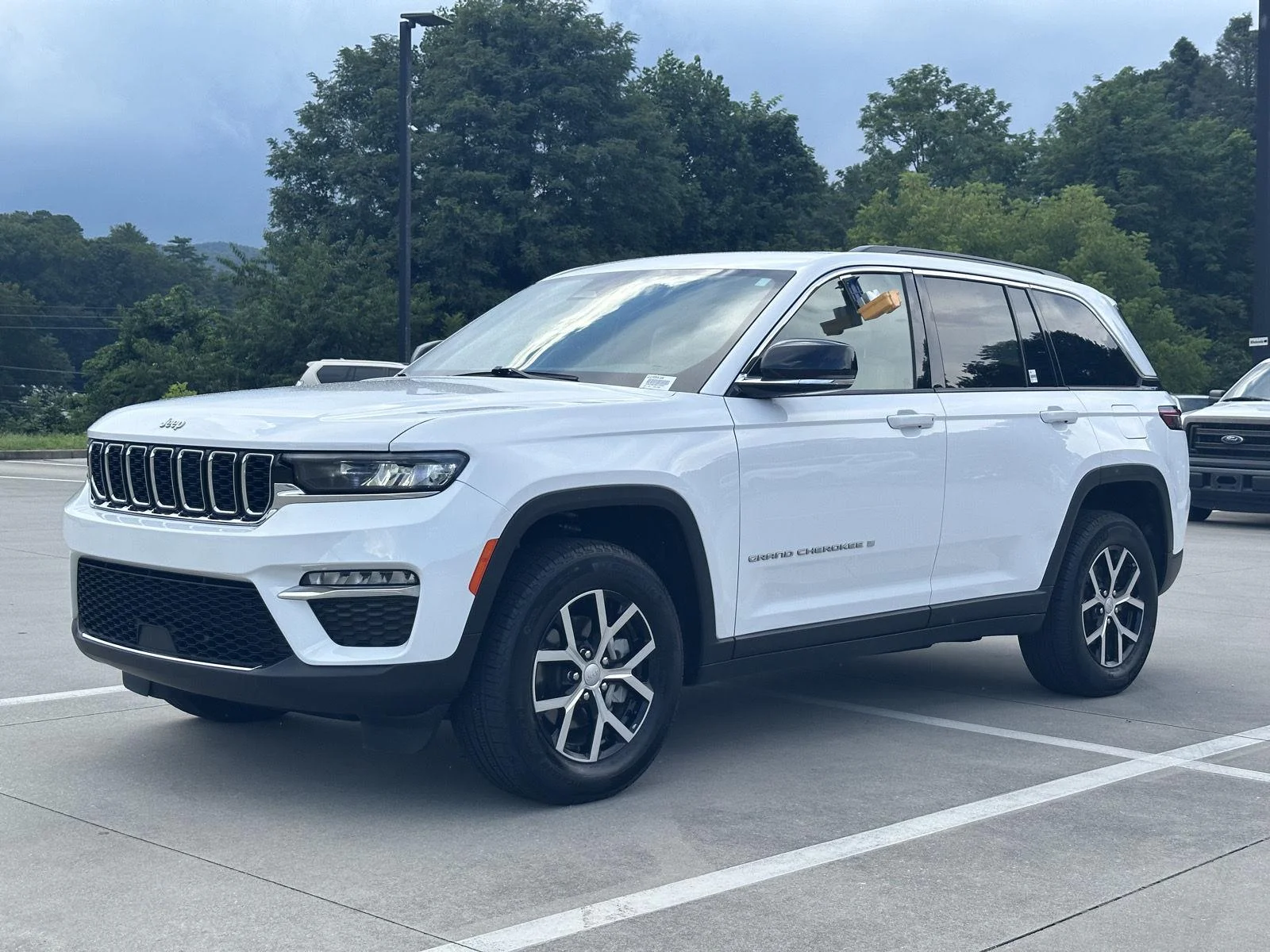 Used 2024 Bright White Clearcoat Jeep Limited image 3