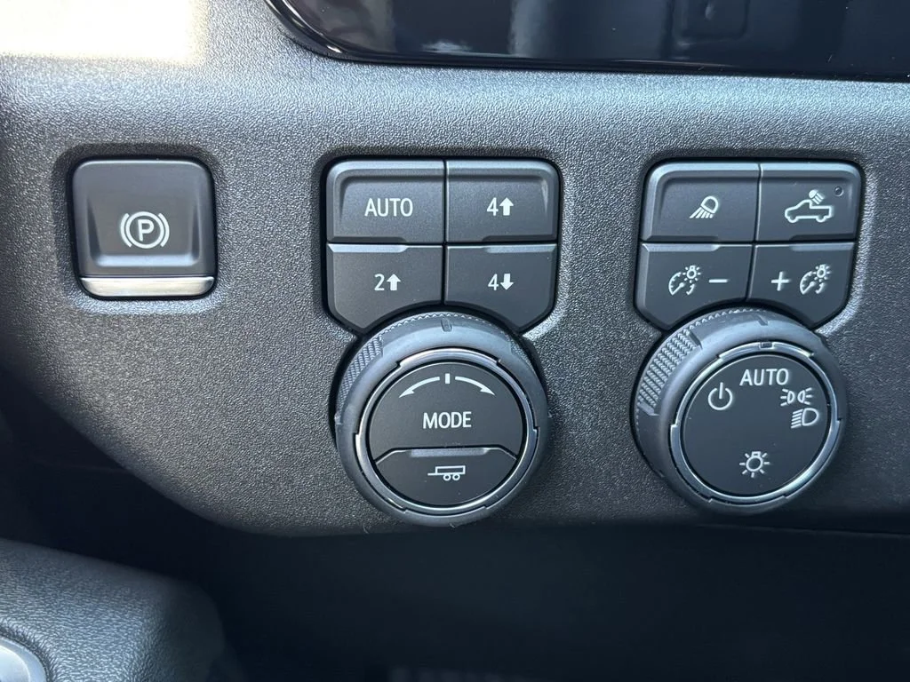 Used 2026 Sterling Gray Metallic Chevrolet LT image 21