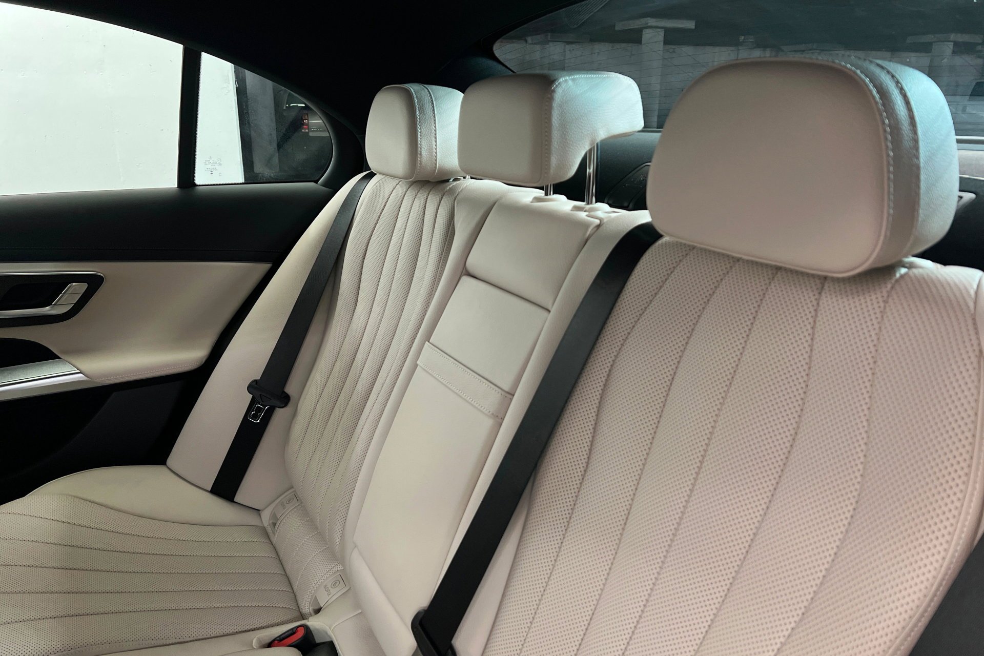New 2026 MANUFAKTUR Alpine Grey Mercedes-Benz E 350 image 45