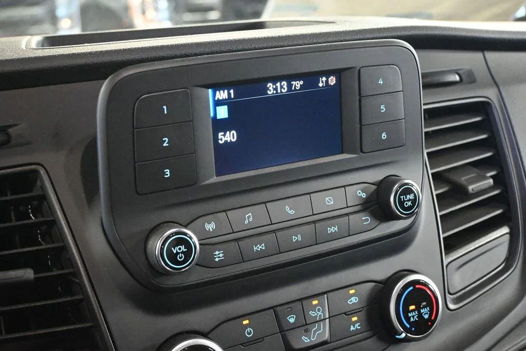 New 2024 Oxford White Ford Base image 14