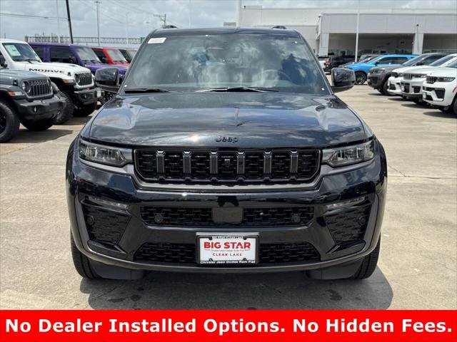 New 2026 Diamond Black Crystal Pearl-Coat Exterior Paint Jeep Limited image 3