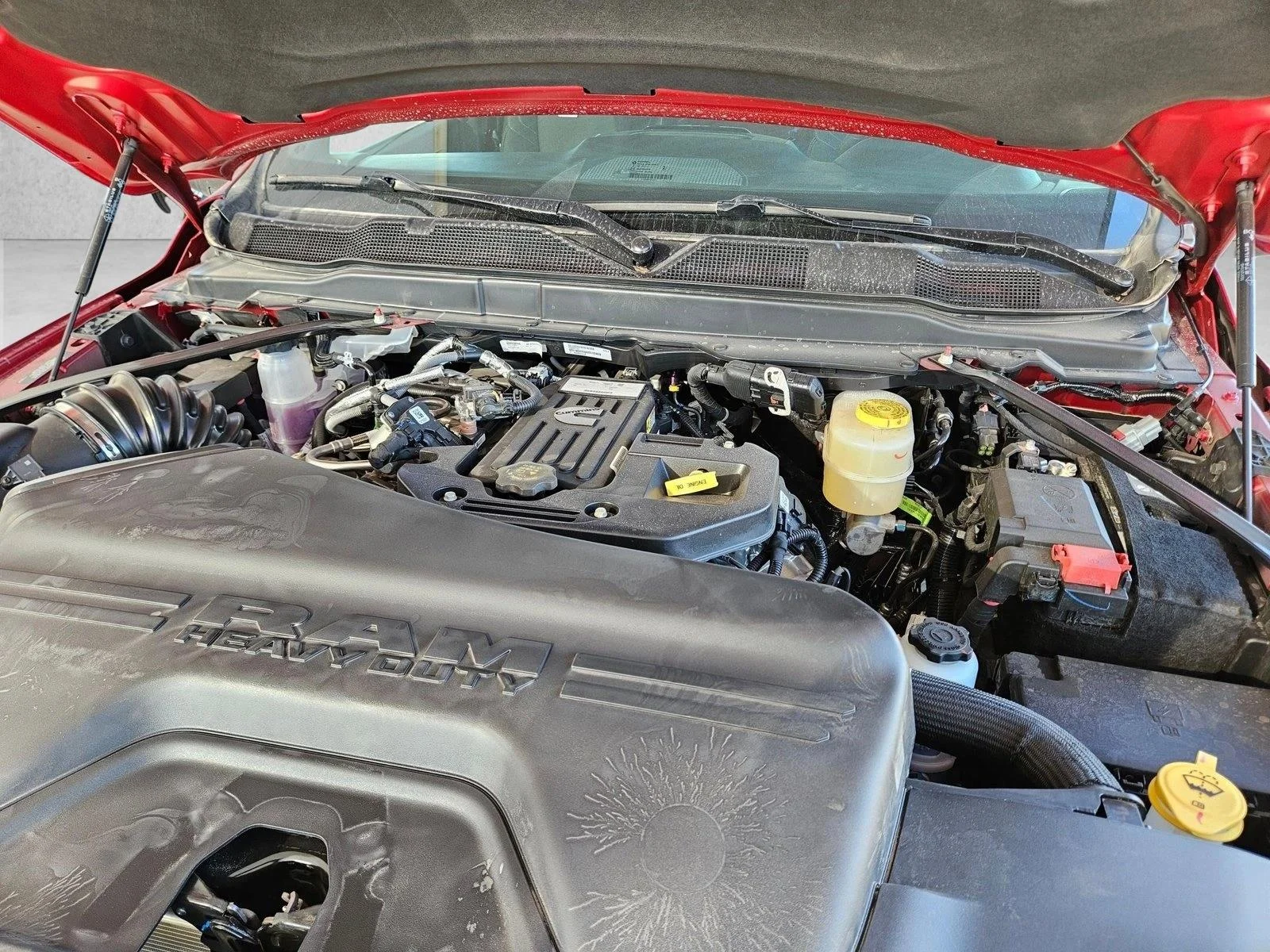 New 2026 Molten Red Pearl-Coat Exterior Paint RAM Warlock image 16