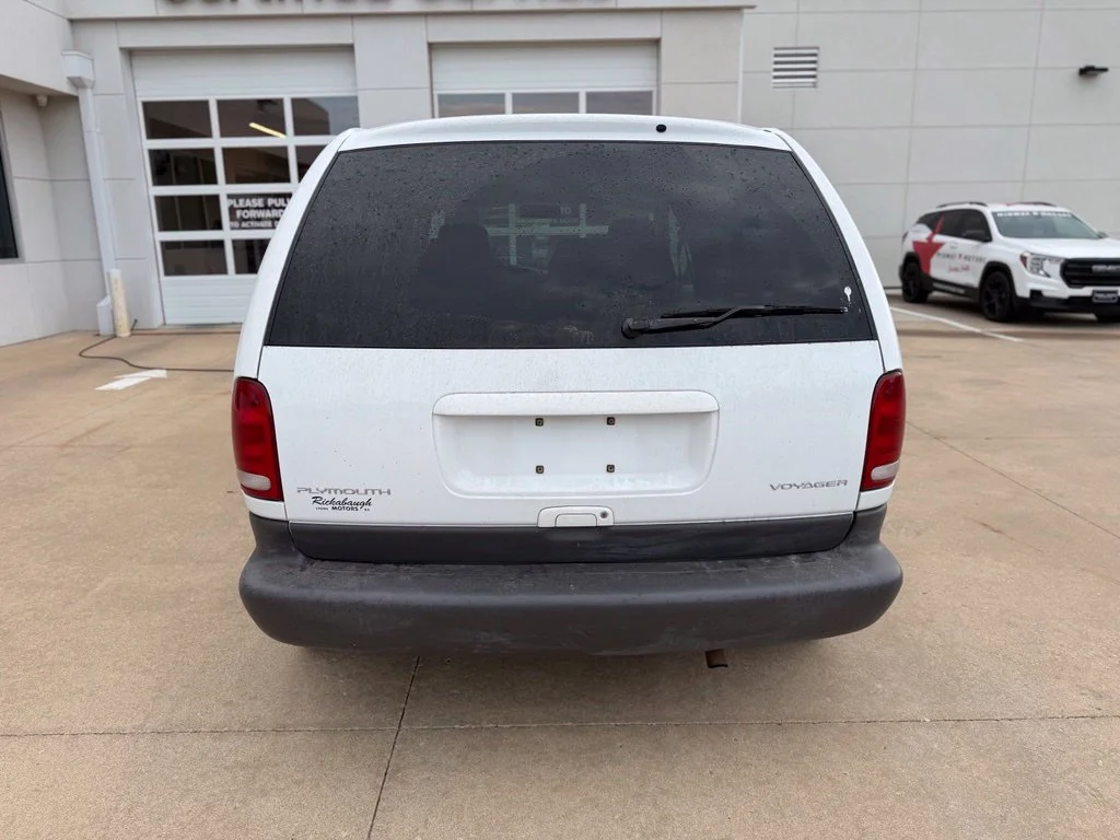Used 1996  Plymouth SE image 4