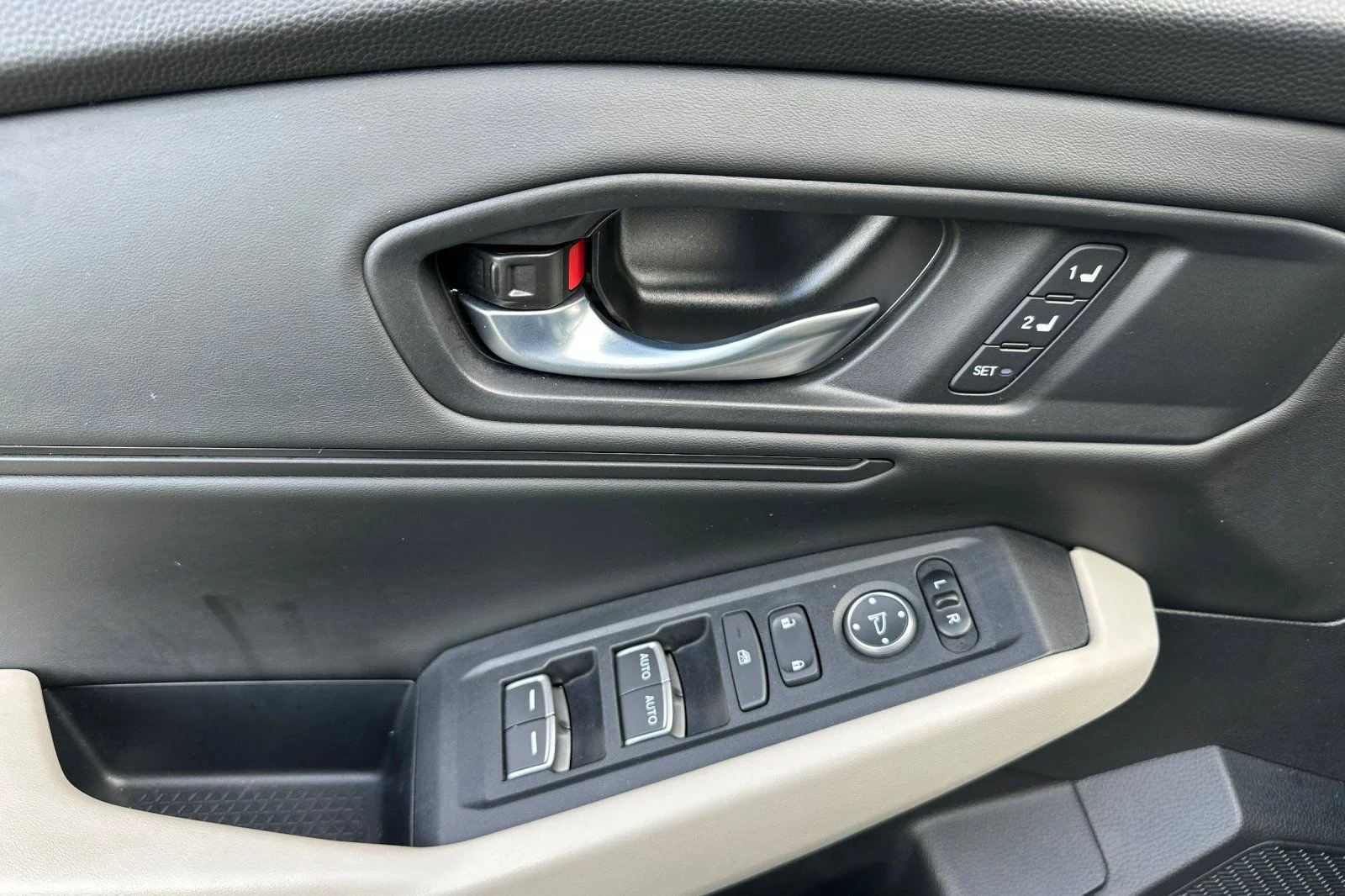 Used 2025 Gray Honda EX-L image 14