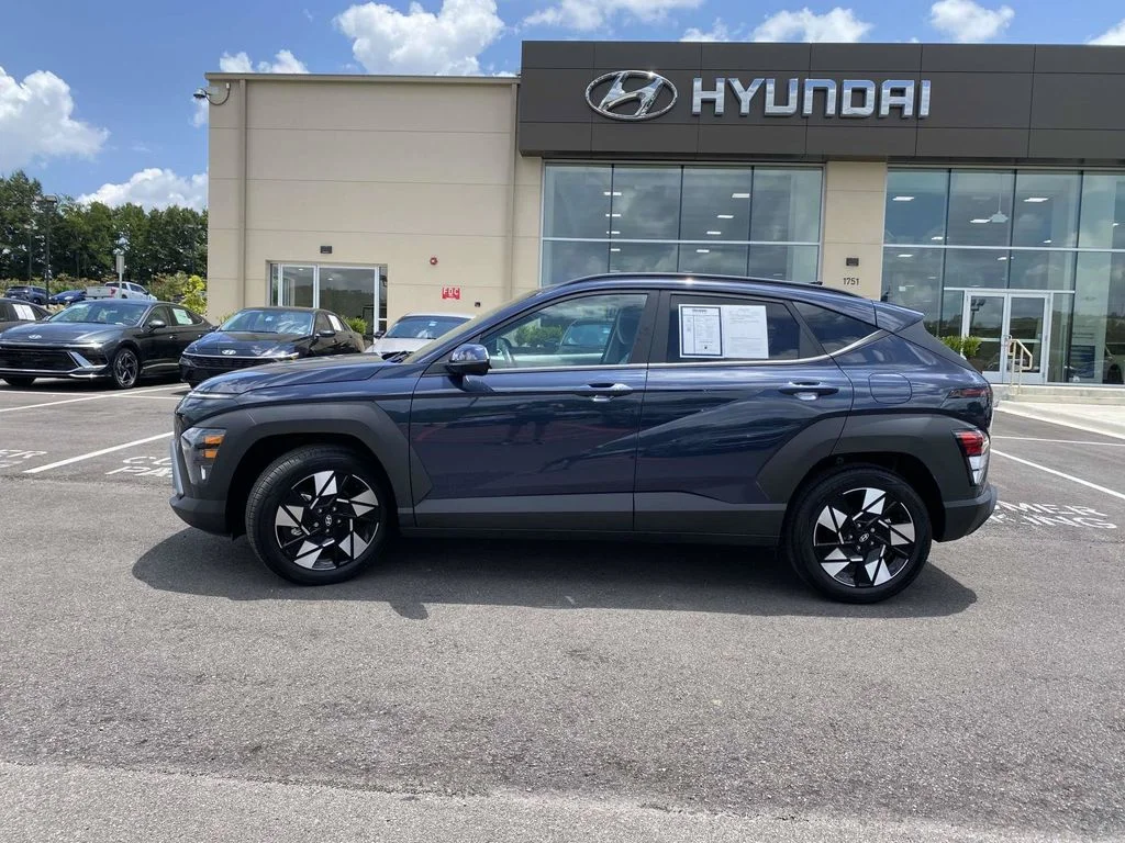 Certified Used 2025 Blue Hyundai SEL image 7