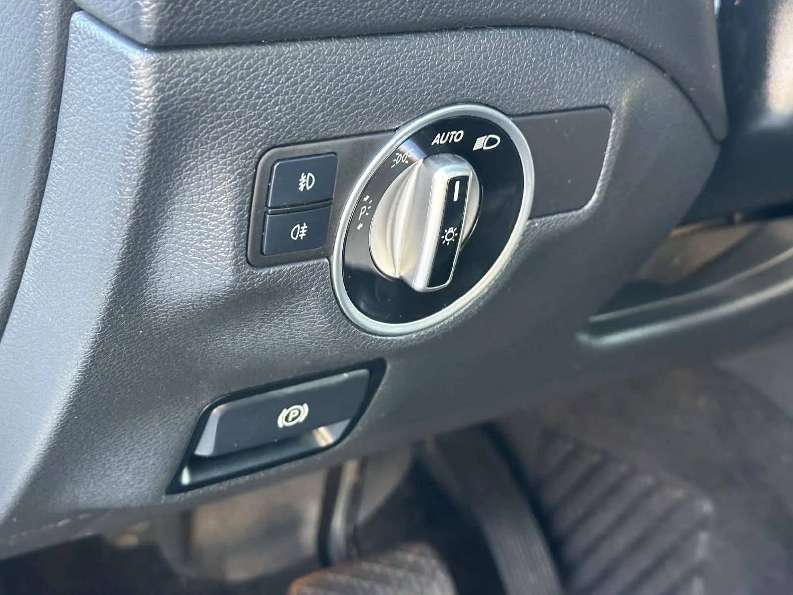 Used 2016 Cirrus White Mercedes-Benz GLA 250 image 27