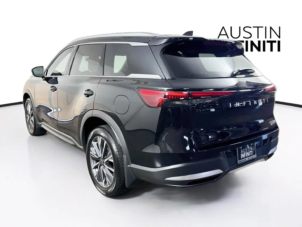 Certified Used 2027 Black INFINITI LUXE image 7