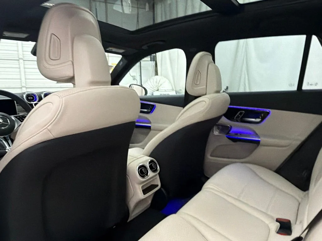 New 2027 White Mercedes-Benz GLC 300 image 17