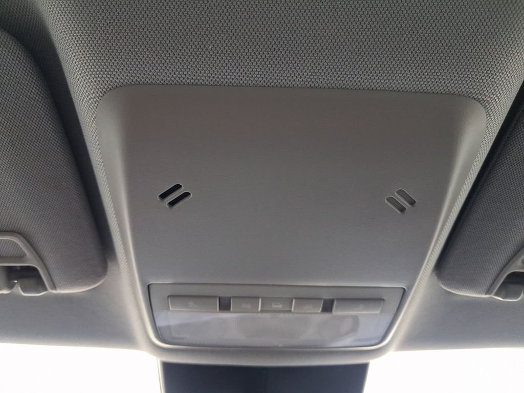 Used 2020 Black Chevrolet LS image 7